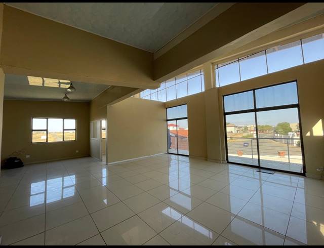 667M² WAREHOUSE TO LET IN HALFWAY HOUSE